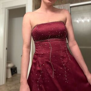 RARE Vintage 90s Elegant Burgundy Strapless Dress